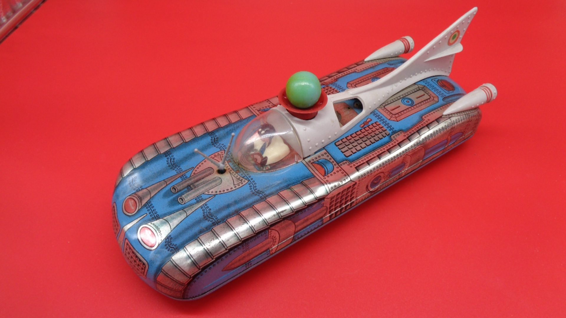 Toy spaceship