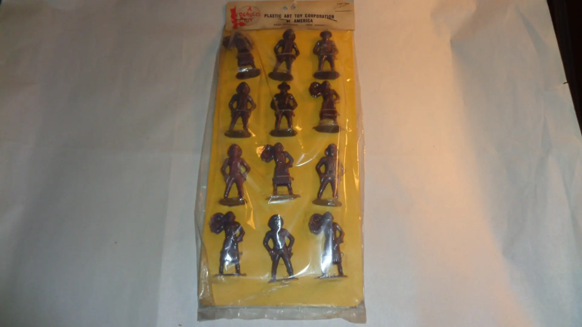 Plastic figures, set
