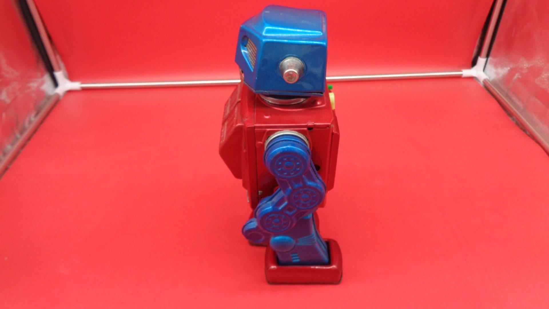 Toy robot (side view, left)