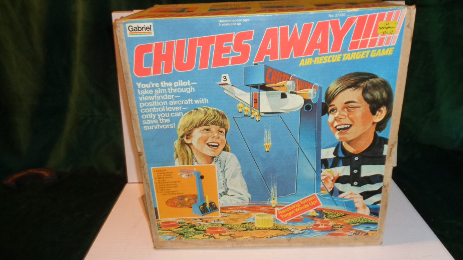 Chutes away air rescue target game box