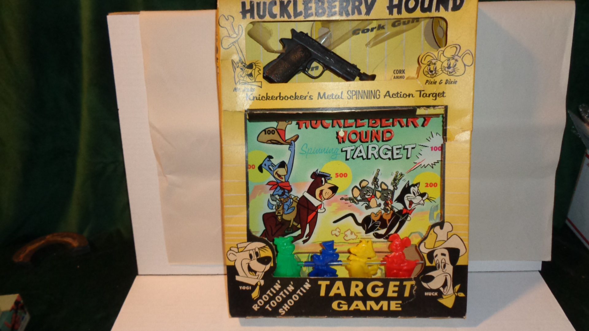 Knickerbocker Toys USA, Huckleberry Hound Target Game Set