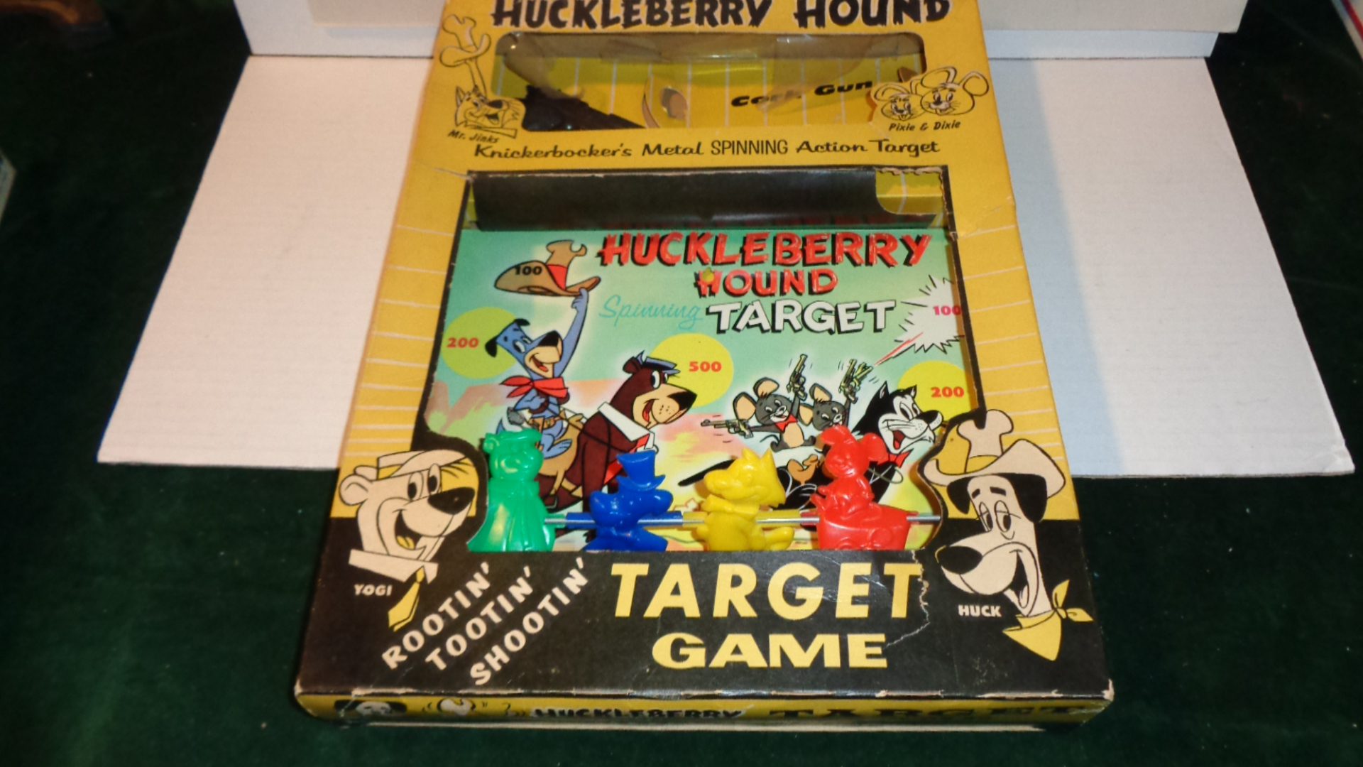Huckleberry Hound Target Game Set
