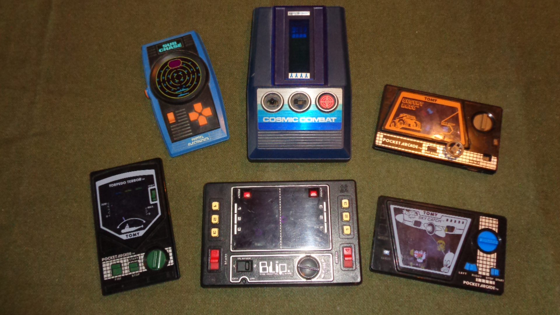 Mixed lot of 6 hand held/table electronic games